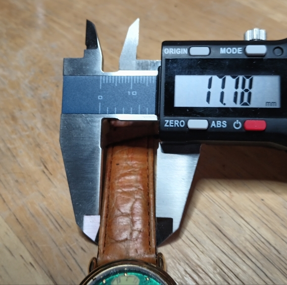 Armitron Quartz Marvin the Martian watch Green face 3 hand movement 33.5 mm case - Picture 2 of 8